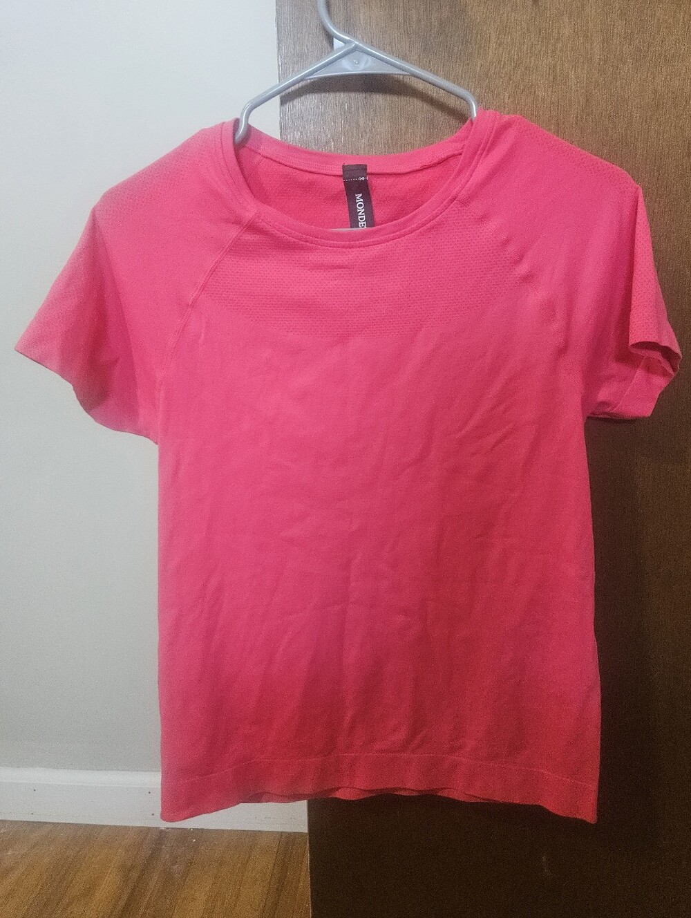 Mondetta Hot Pink Short Sleeve Crew Tee Shirt Size Medium